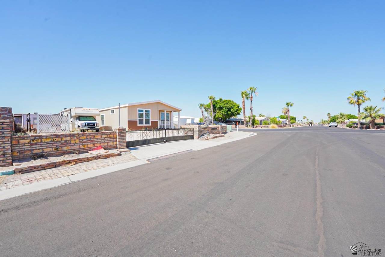 13525 48 DR - Photo 1