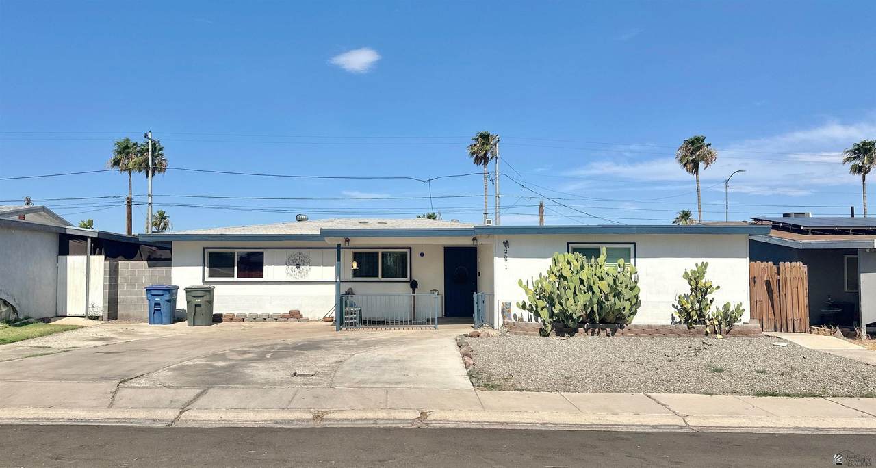 2571 Walnut Ave - Photo 1