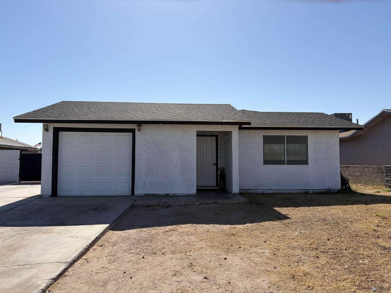 1365 14 AVE - Photo 1