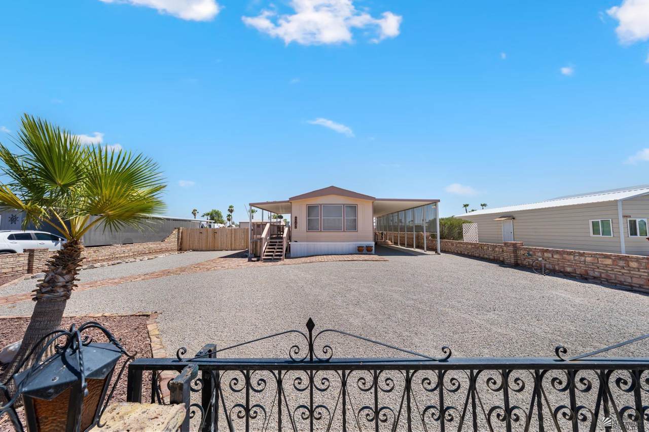 13813 47 LN - Photo 1