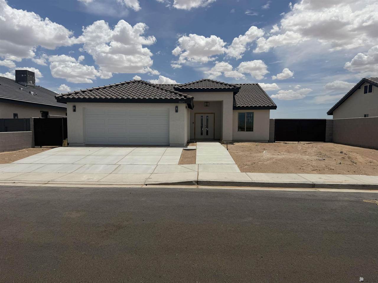 10625 46 LN - Photo 1