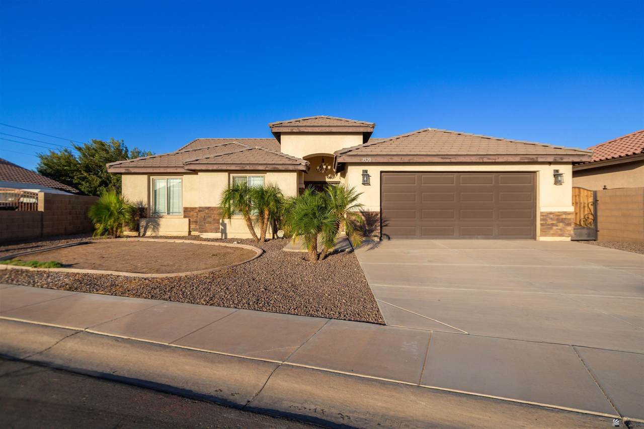 1520 Jennifer Ave - Photo 1