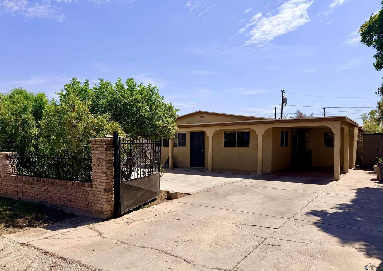 657 19 AVE - Photo 1