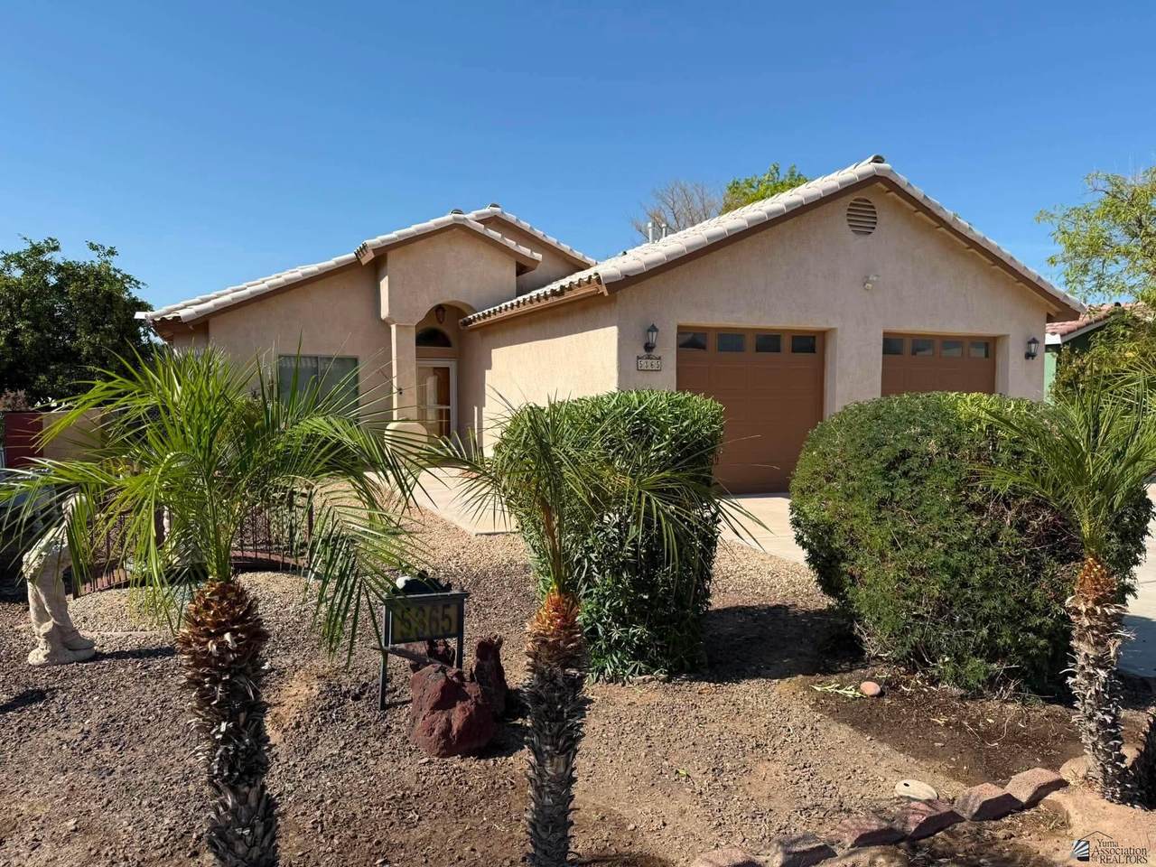 5365 33 LN - Photo 1