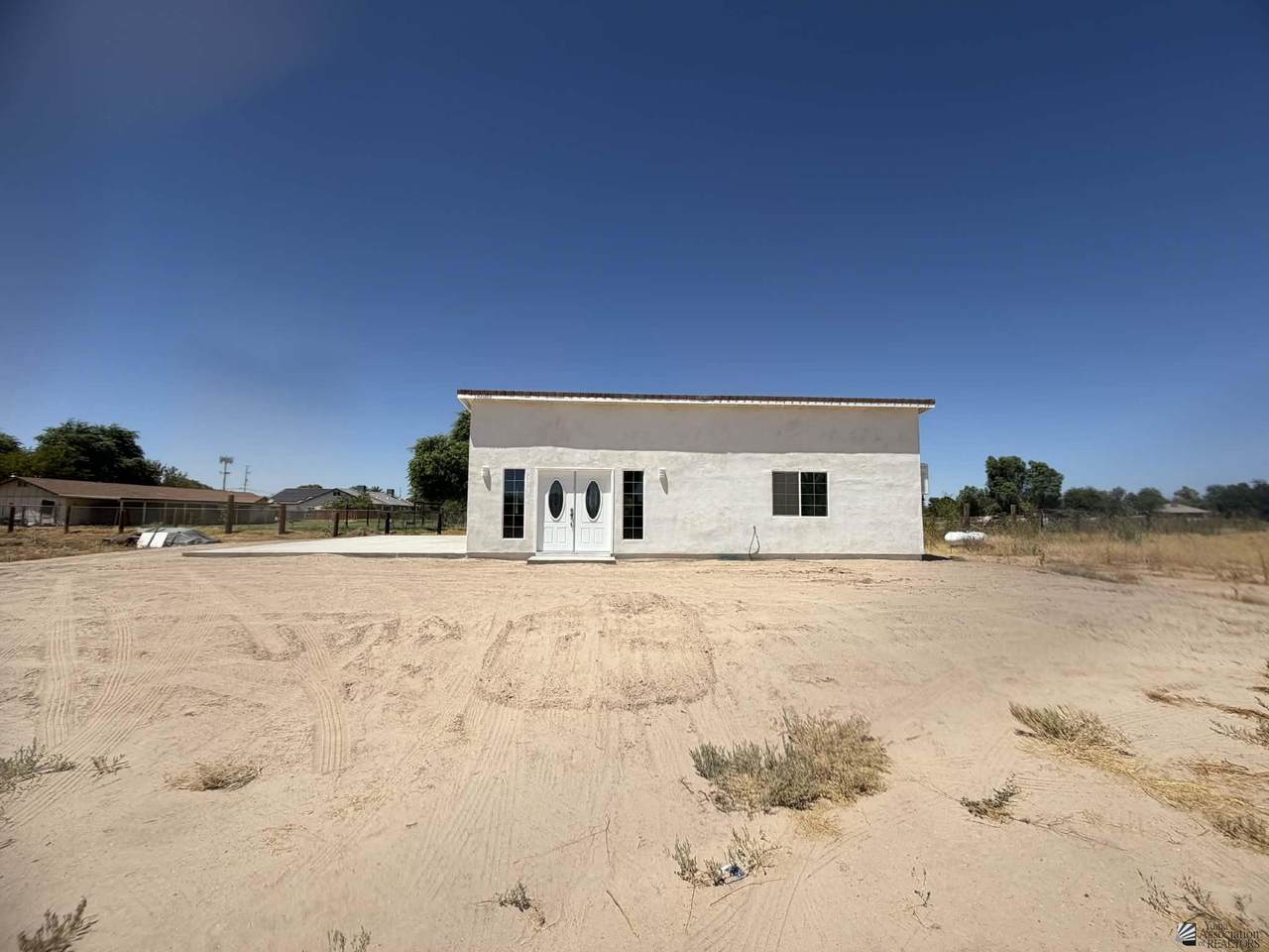 16883 Ave B - Photo 1