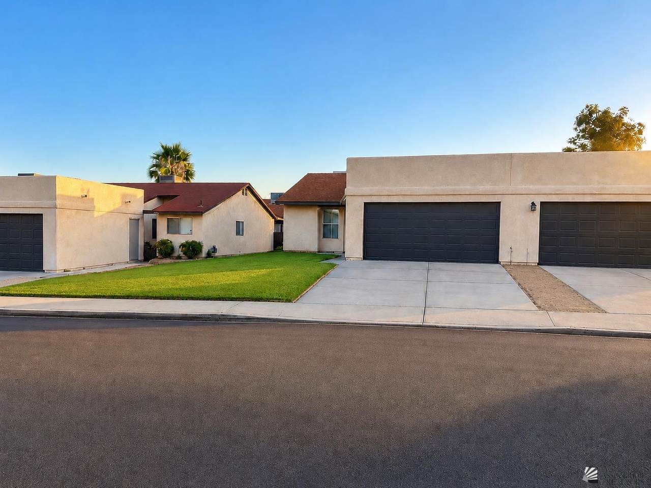 1638 14 ST - Photo 1