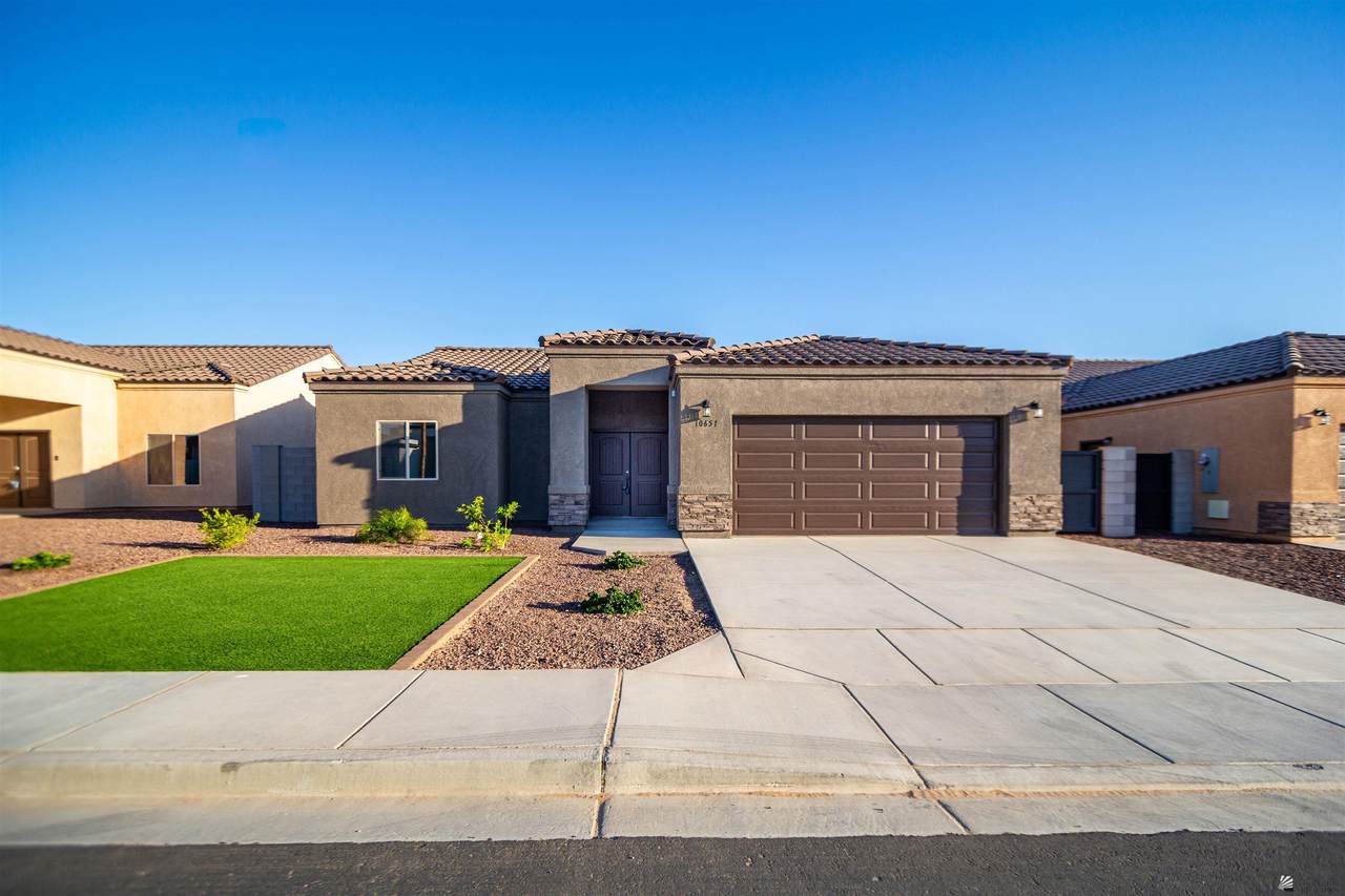 10552 45 LN - Photo 1