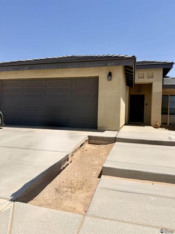 417 23RD TR - Photo 1
