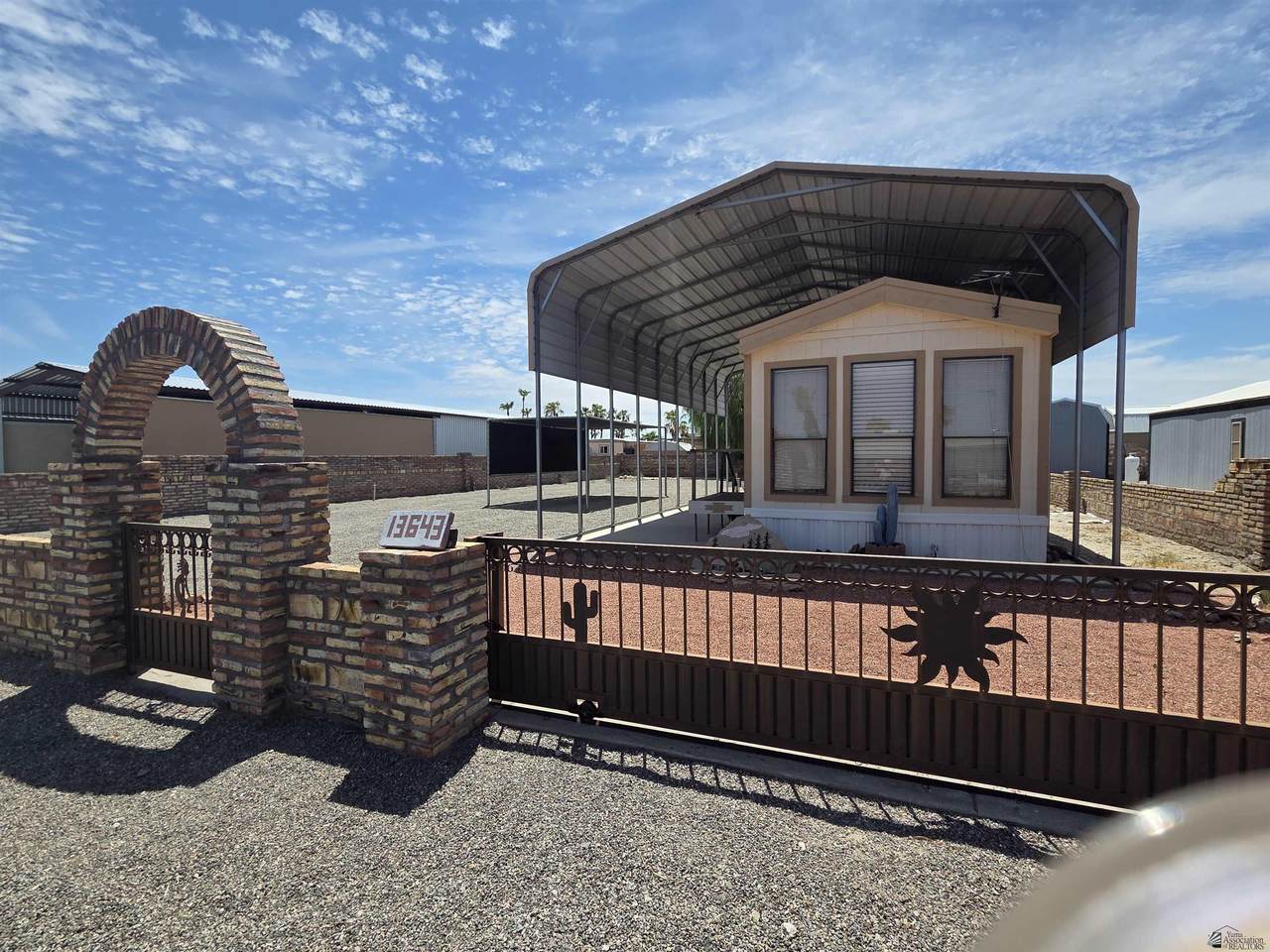 13643 44 ST - Photo 1