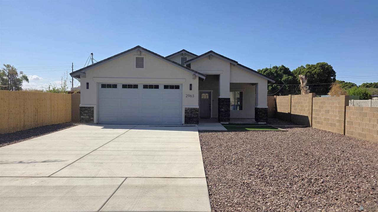 2963 Columbia Ave - Photo 1