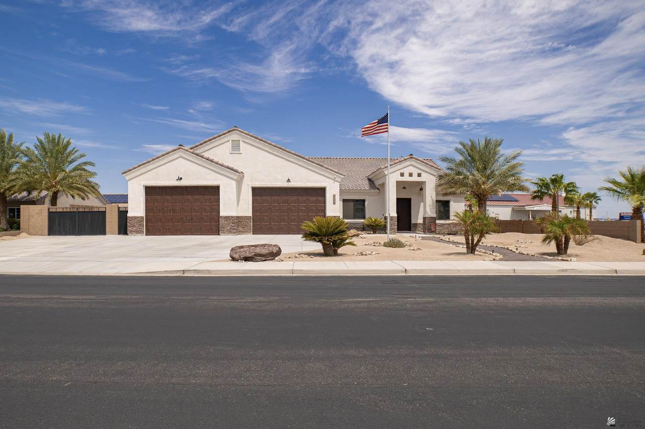 5926 38 ST - Photo 1