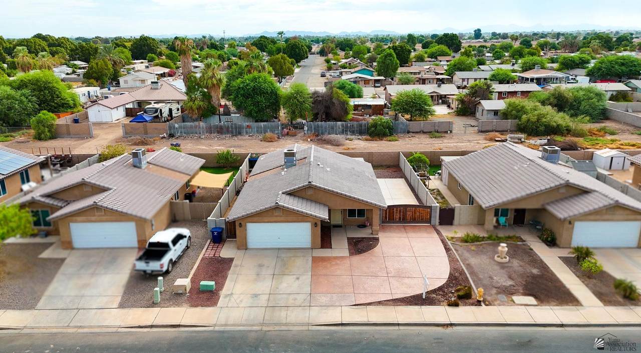 1005 47 AVE - Photo 1