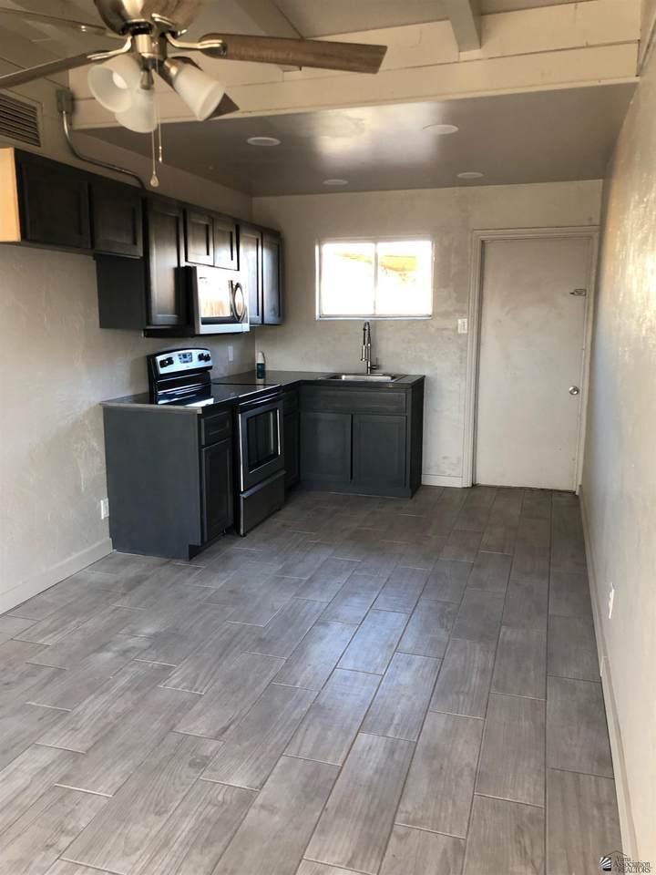 645 21 AVE - Photo 1