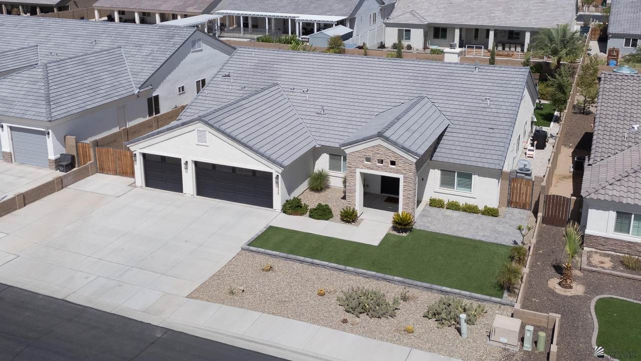 5912 36 LN - Photo 1