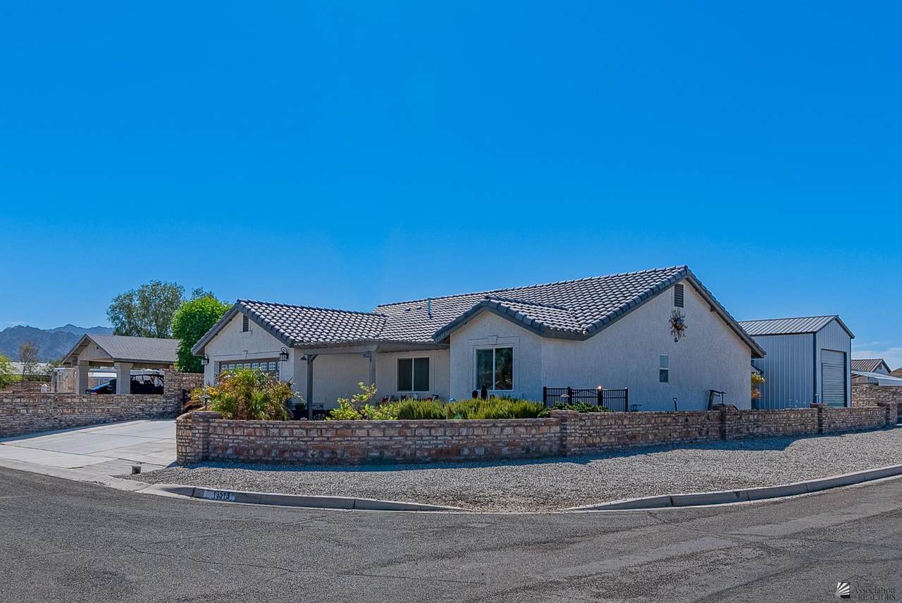 13513 52 DR - Photo 1