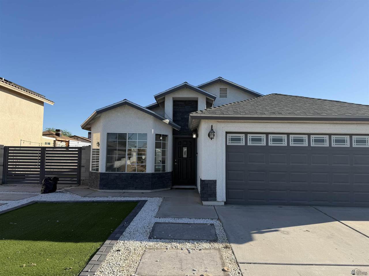 1557 Babbitt Ln - Photo 1