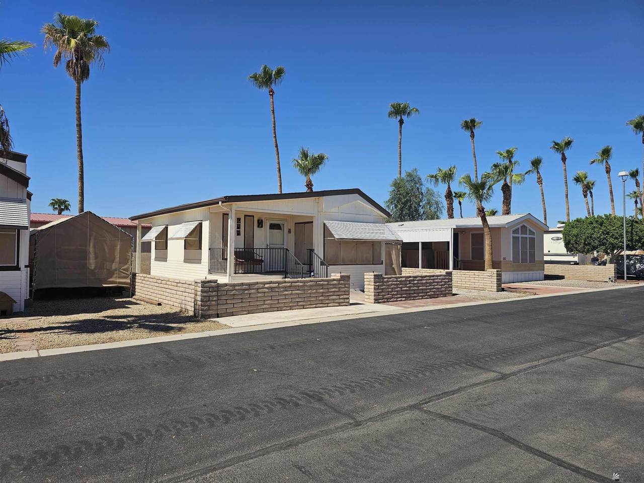 5707 32 ST - Photo 1