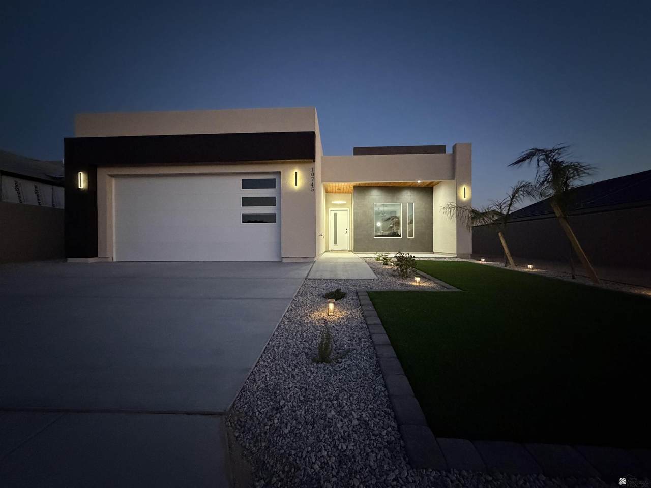 10745 45 ST - Photo 1