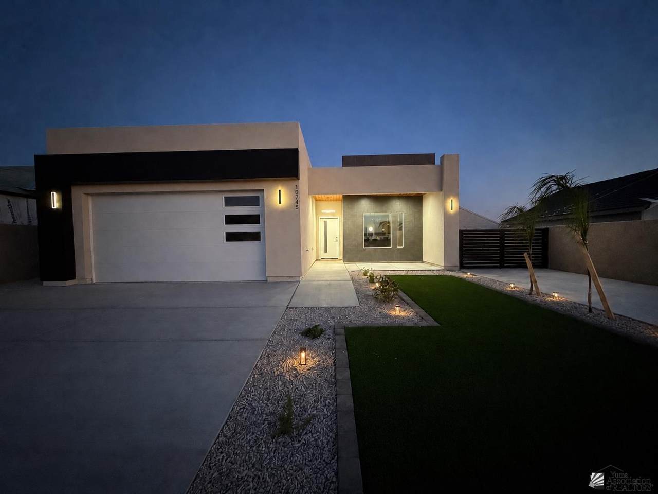10745 45 Street - Photo 1