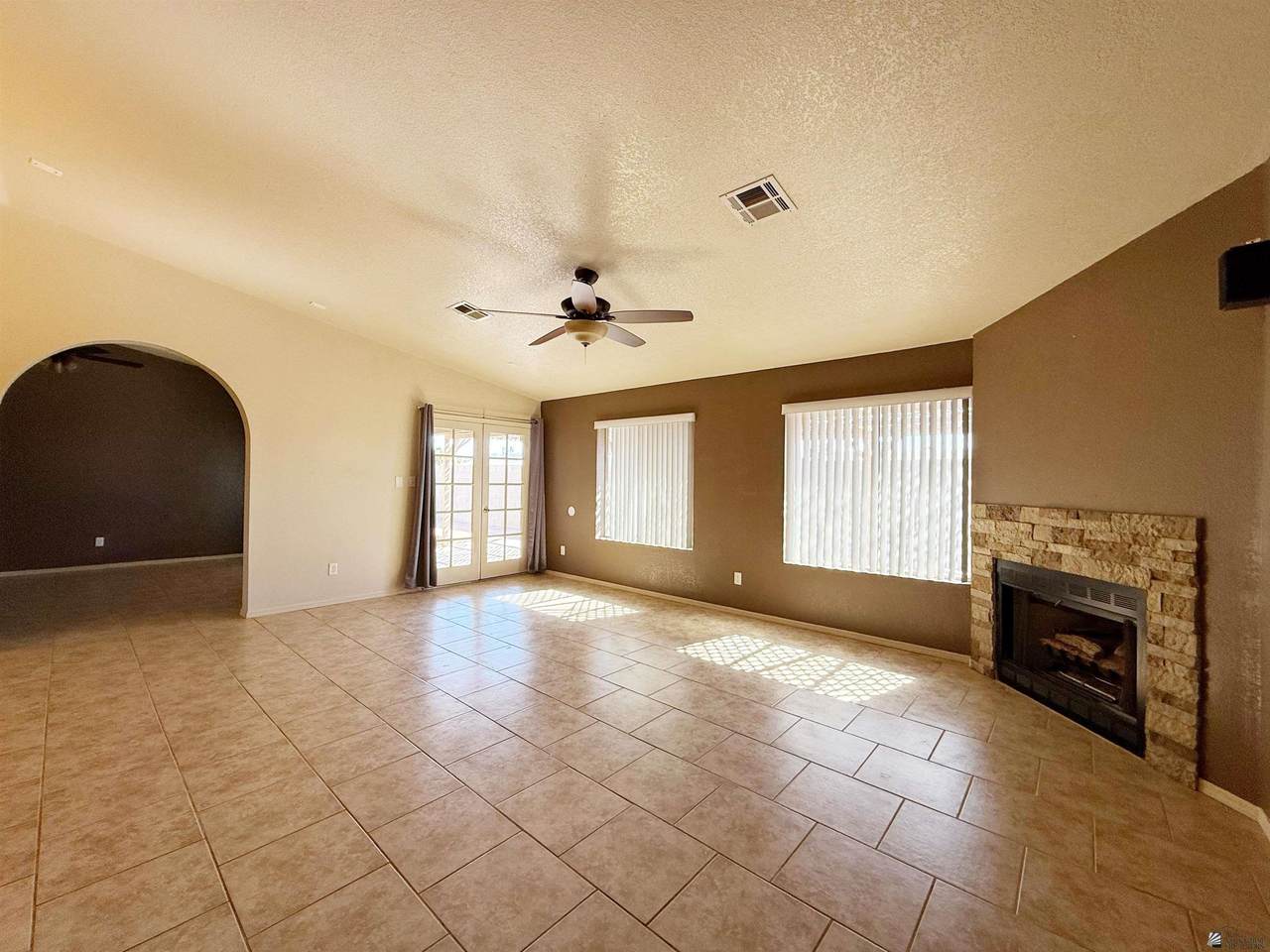 11451 27 PL - Photo 1