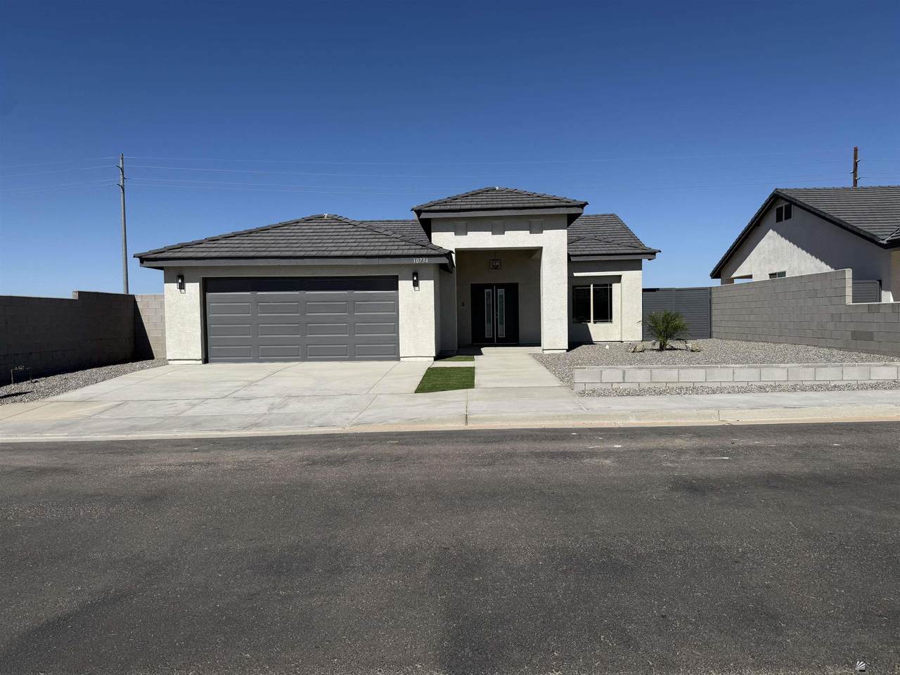 10734 45 PL - Photo 1