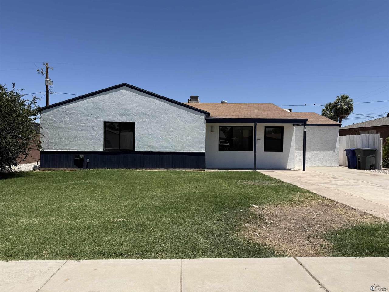 321 23 AVE - Photo 1