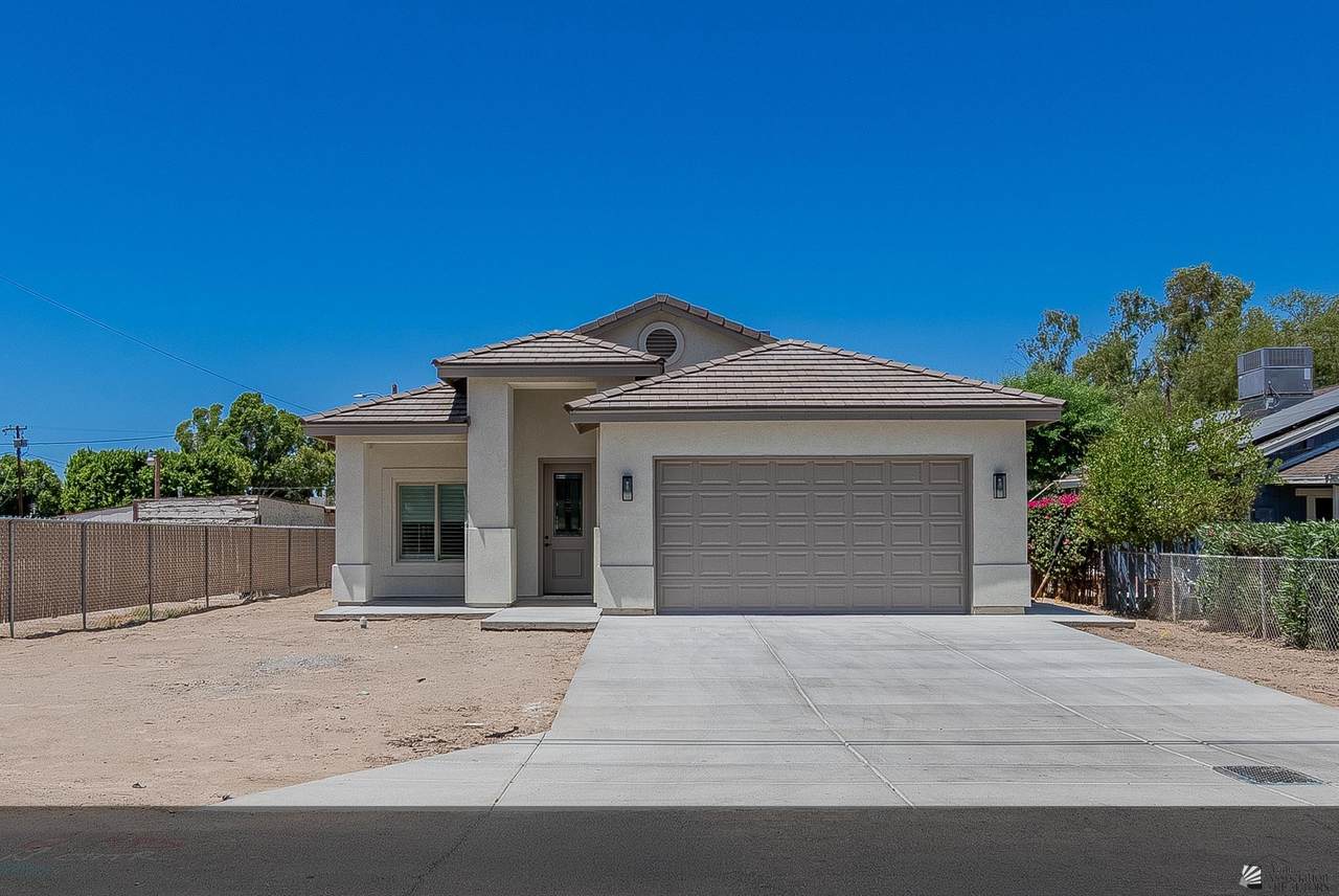 662 Vaughn Ave - Photo 1