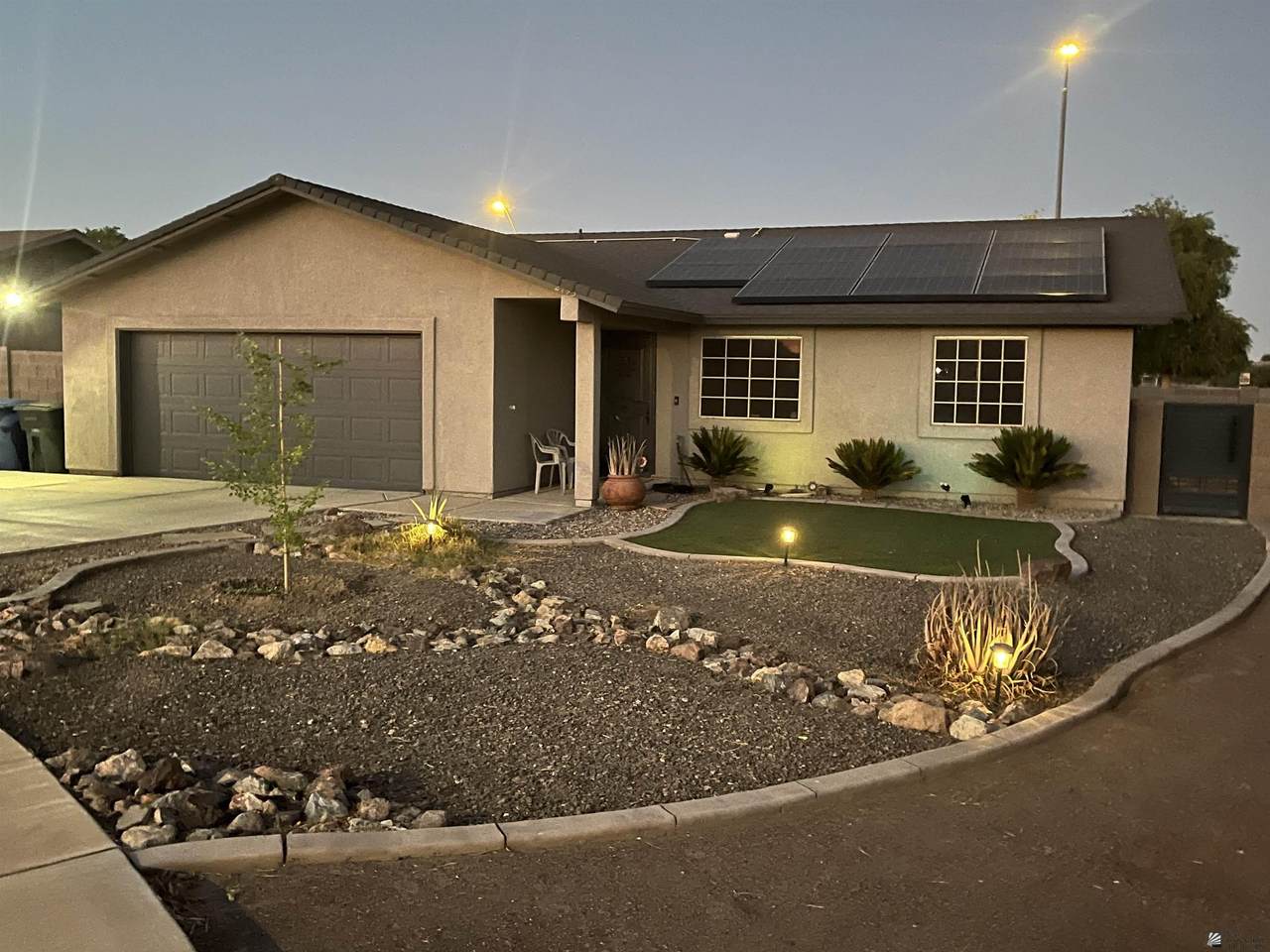 2193 40 DR - Photo 1