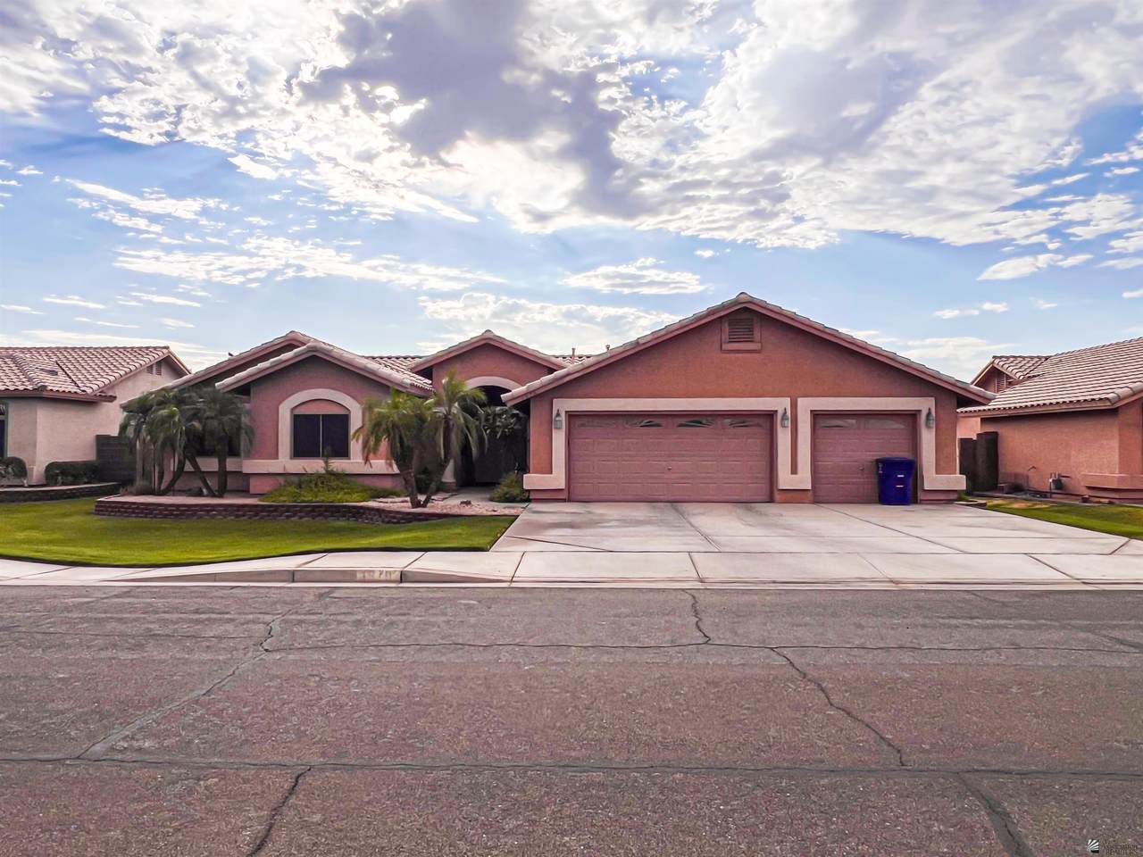 1979 37 AVE - Photo 1