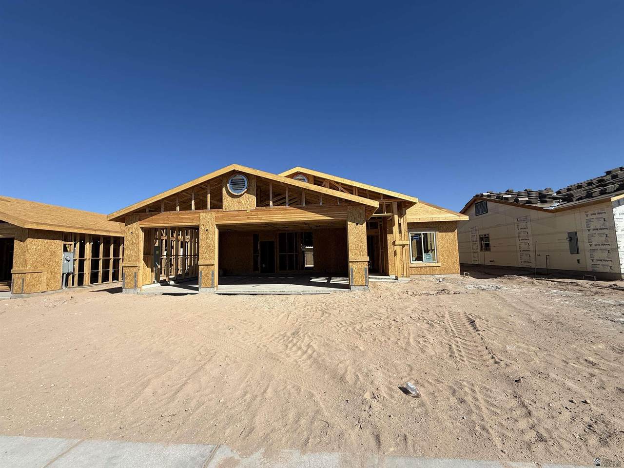 12556 51 PL - Photo 1