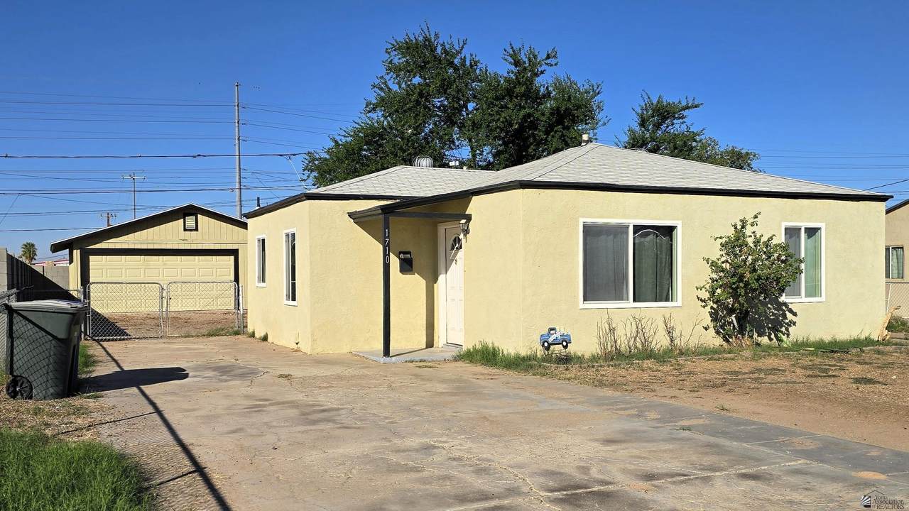 1710 11 AVE - Photo 1