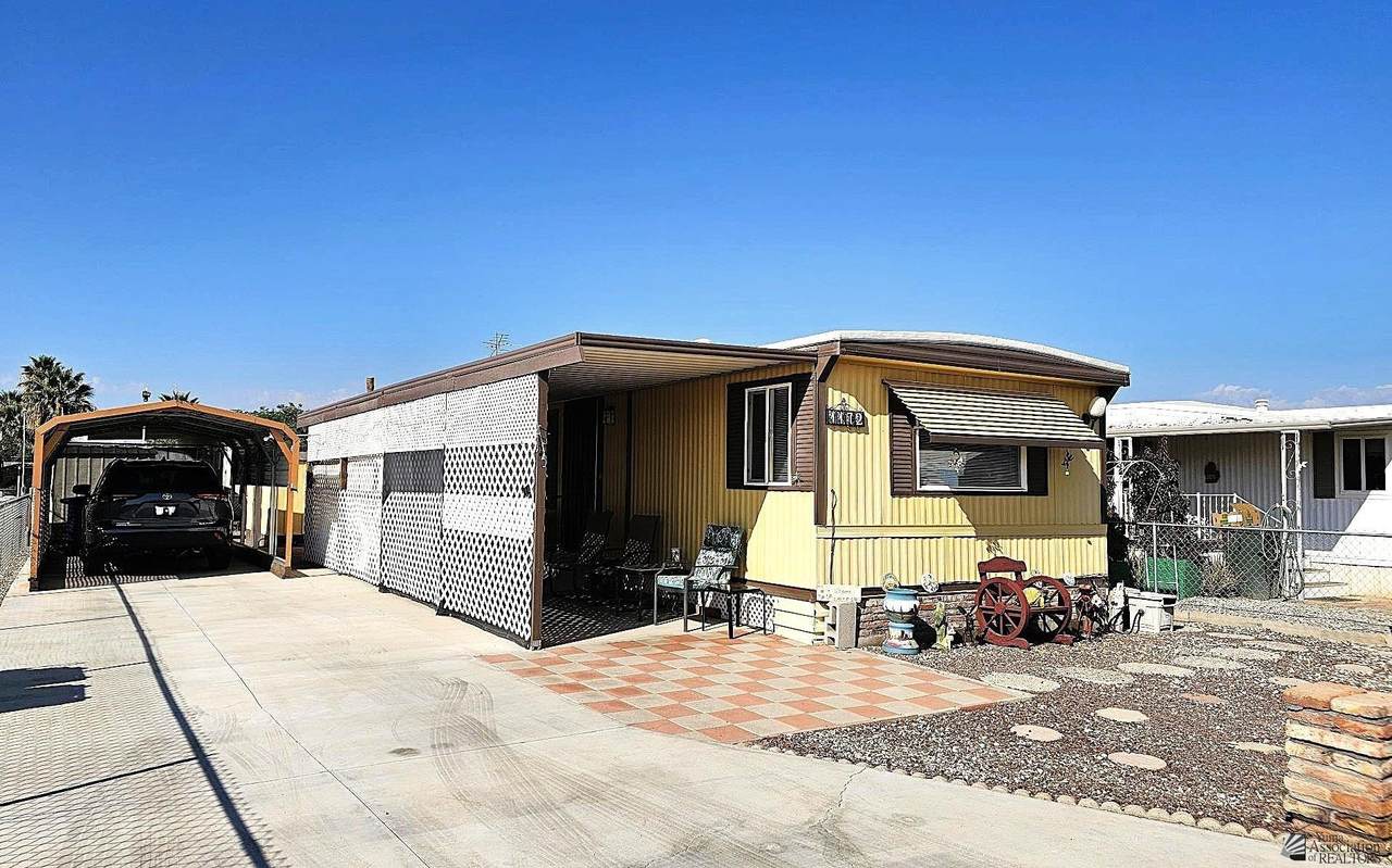 1172 Franklin Ave - Photo 1