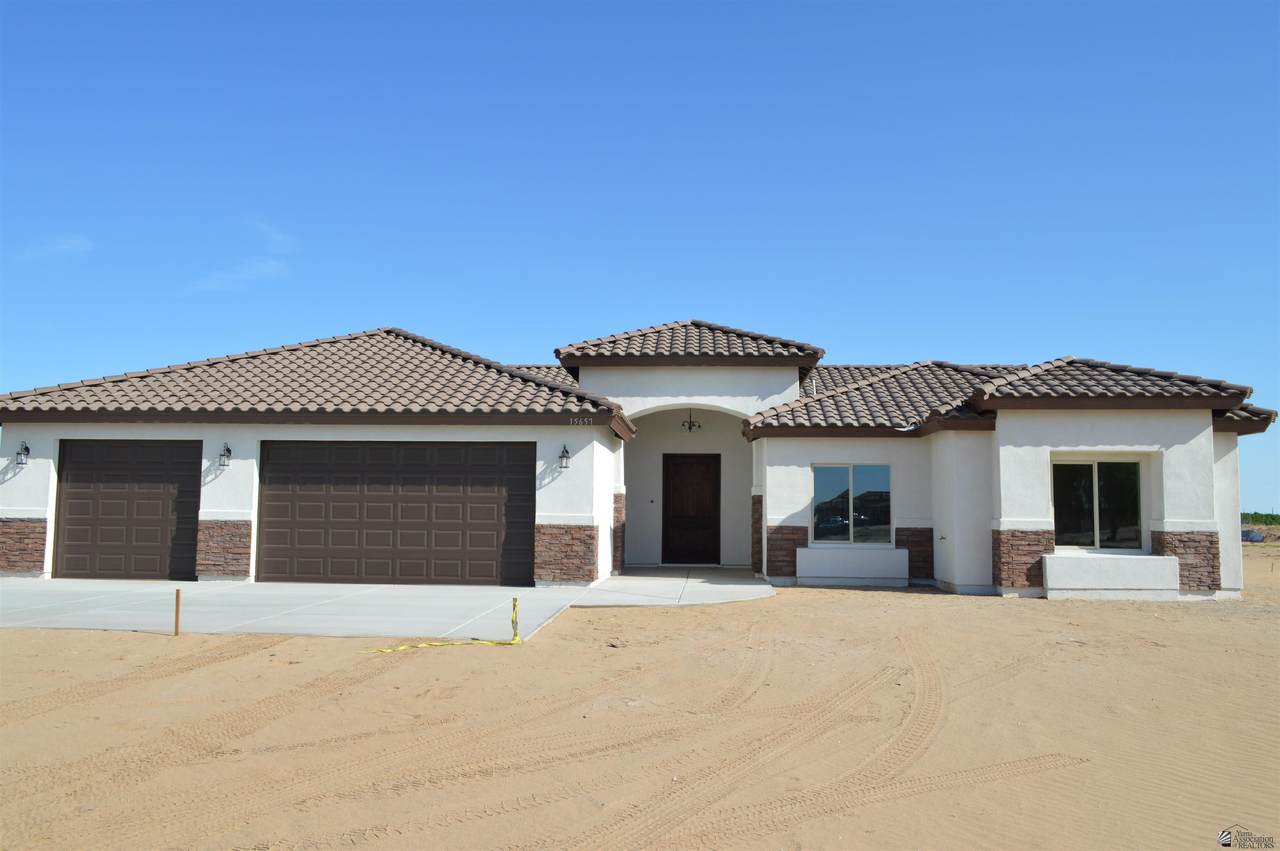 15657 Ave 4 E - Photo 1