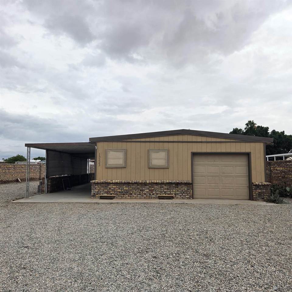 13223 38 PL - Photo 1