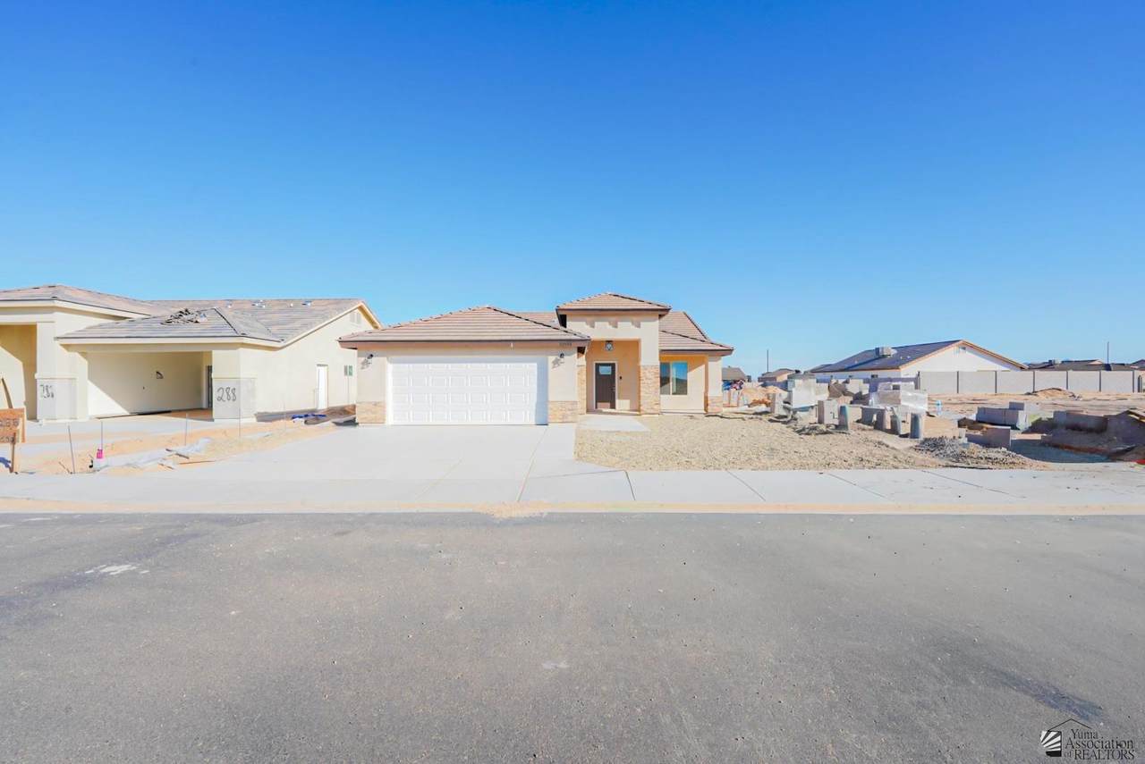 10598 45 ST - Photo 1