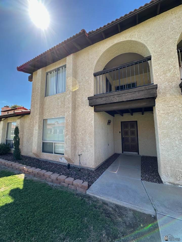 2155 14 AVE - Photo 1