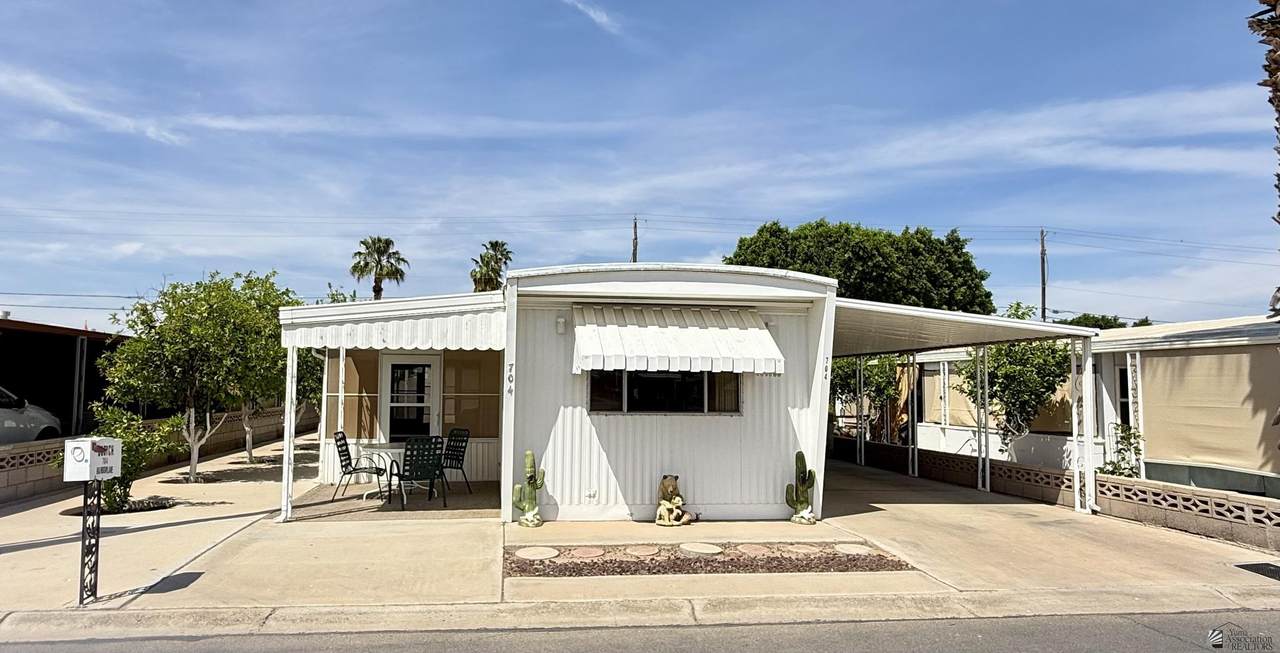 704 Rainbow Ln - Photo 1
