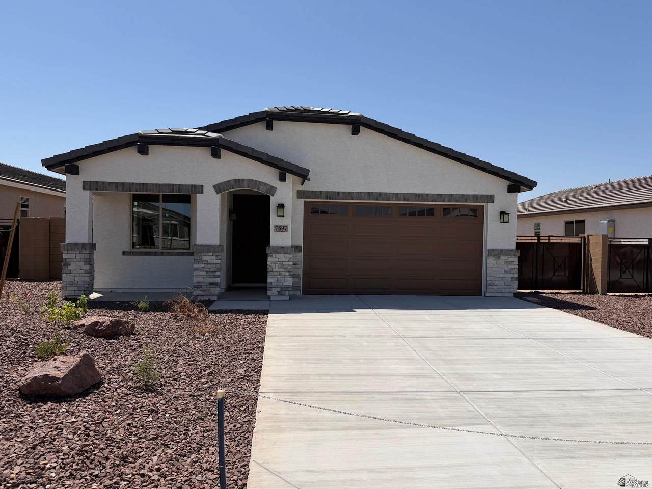 7697 35 ST - Photo 1