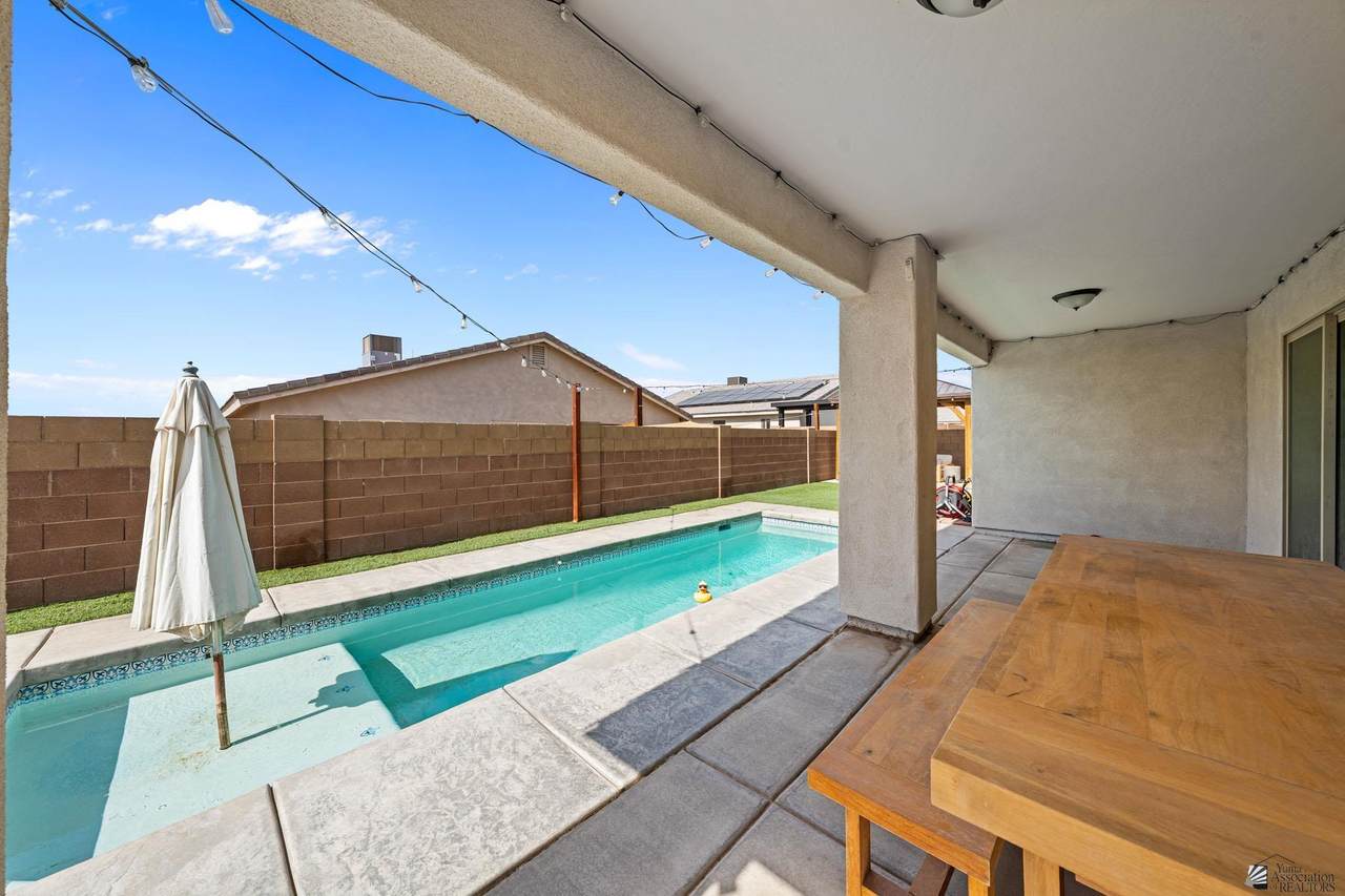 11604 33 LN - Photo 1