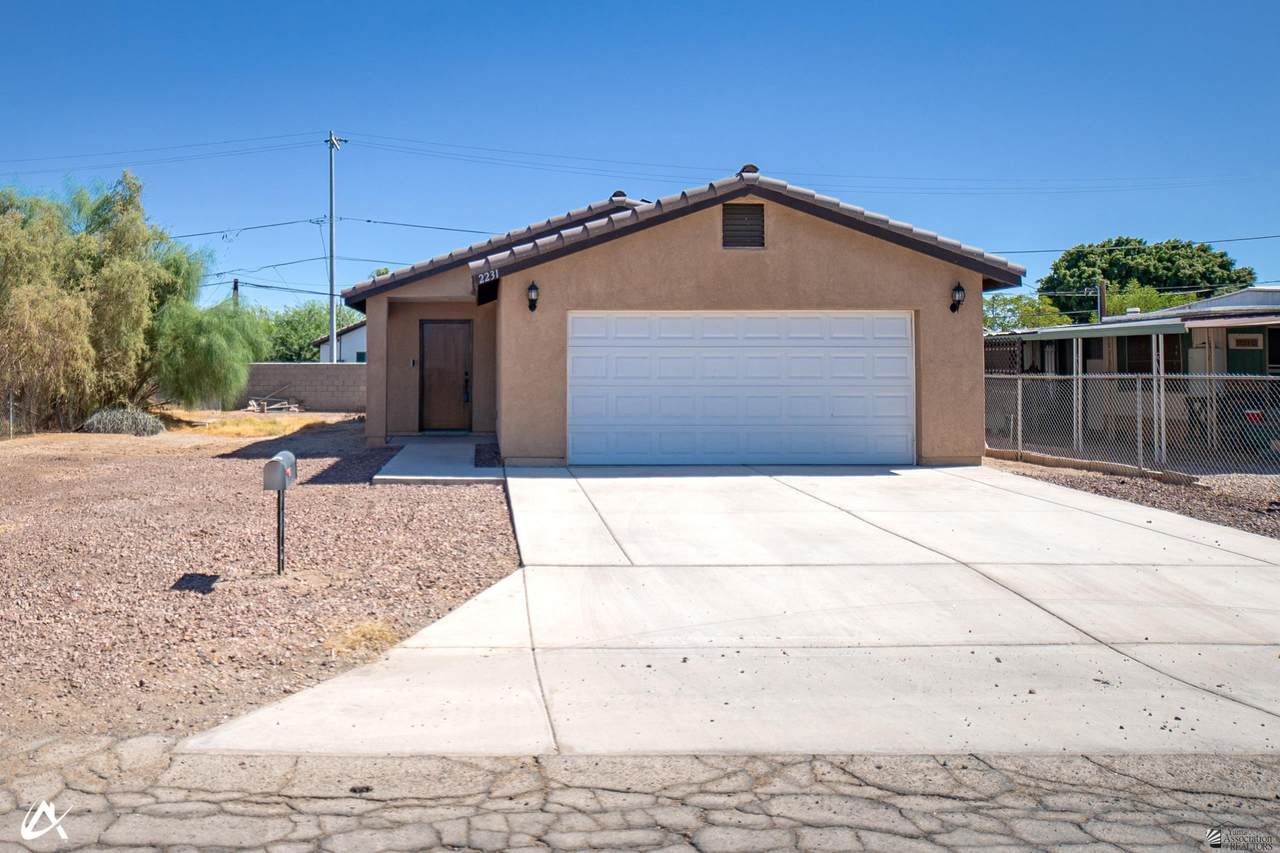 2231 14 ST - Photo 1