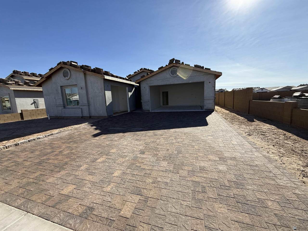 12585 51 PL - Photo 1