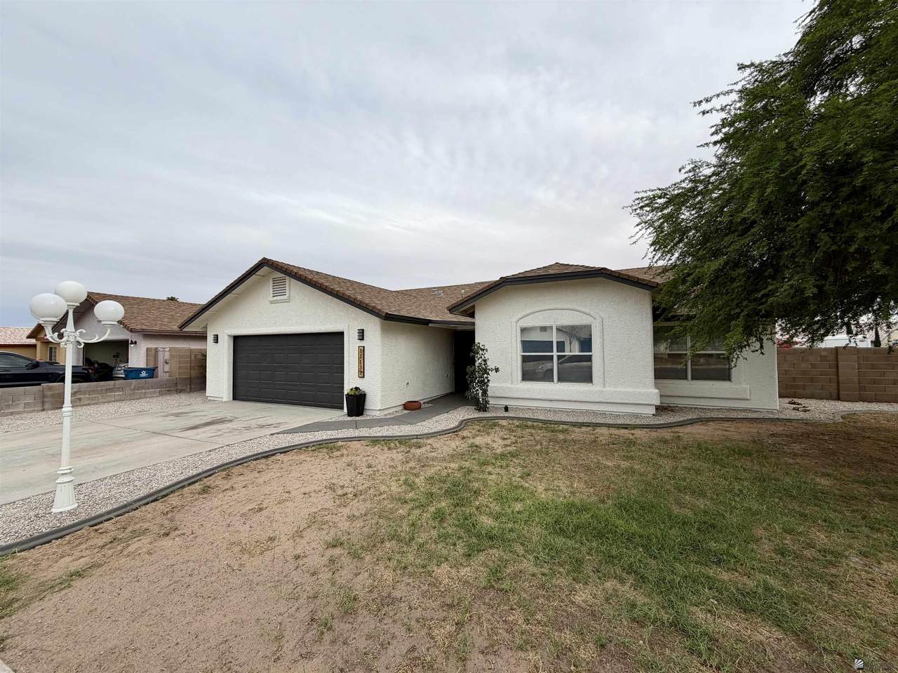 11137 27 ST - Photo 1