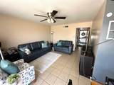 942 Solana Dr - Photo 2