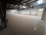 3031 42 ST - Photo 20