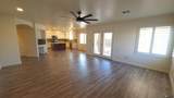 3945 39 ST - Photo 9