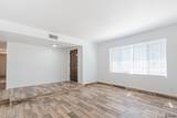 2419 Greenwood Ave - Photo 4