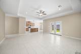 10838 46 PL - Photo 3