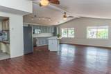 1402 Jennifer Ln - Photo 10
