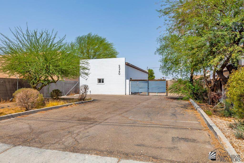 2260 3 AVE - Photo 1