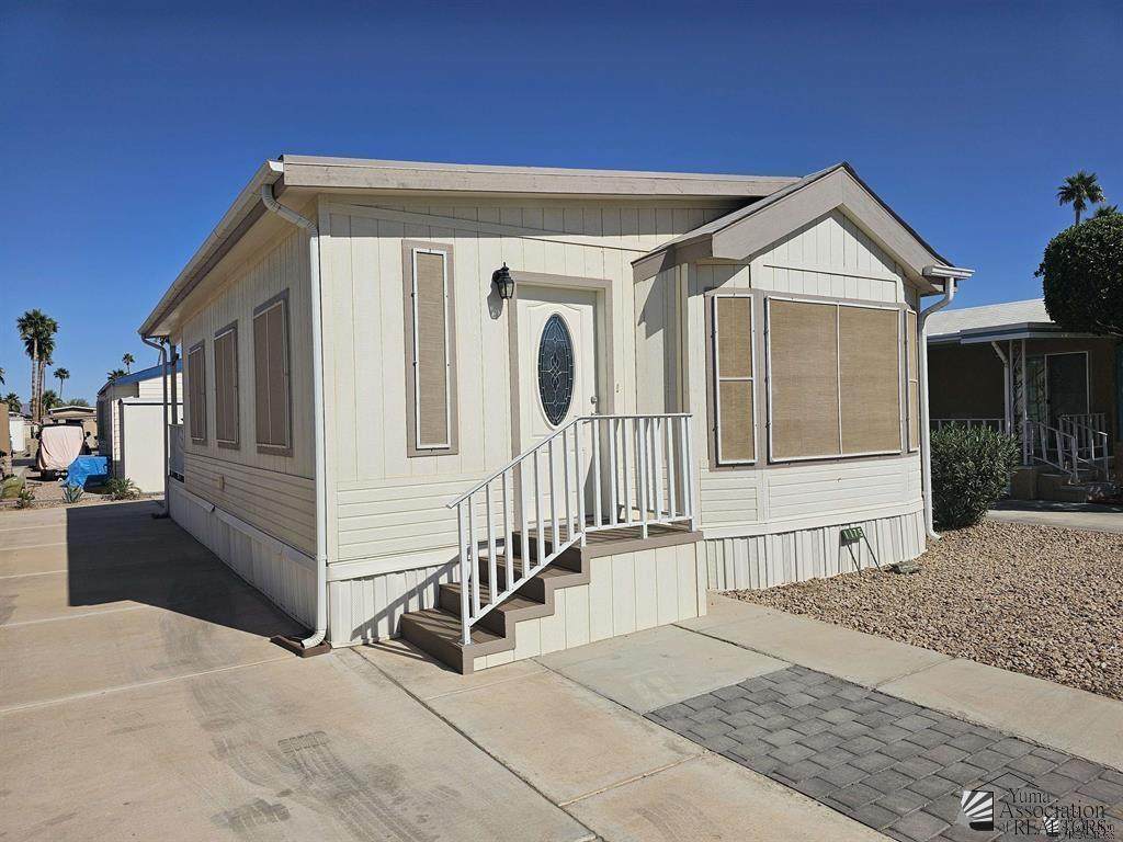 5707 32 ST - Photo 1